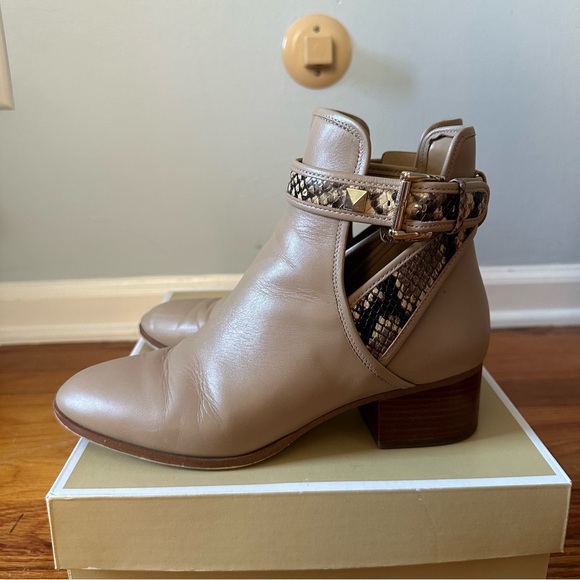 Michael Kors Boots - Picture 5 of 8